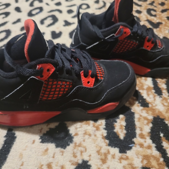 Shoes - Picture 4 of 7